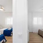 아파트 Ferlen House Ocean Breeze Retreat In *