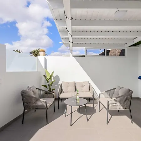 Ferlen House Ocean Breeze Retreat In *