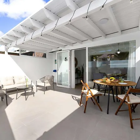 Ferlen House Ocean Breeze Retreat In *