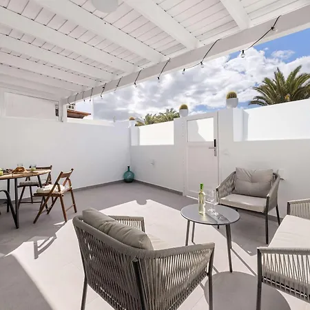 Ferlen House Ocean Breeze Retreat In *